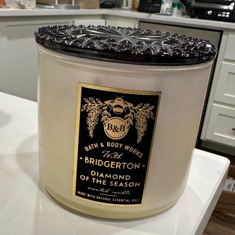 DIAMOND OF THE SEASON 3 Wick Candle bath and body works bbw